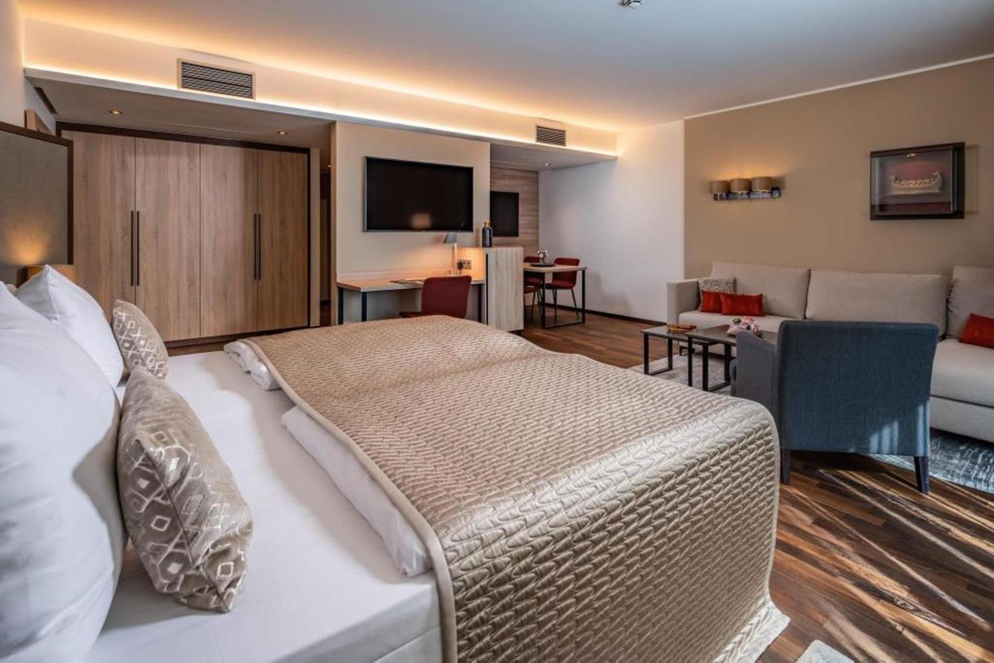 Park Plaza Hotel