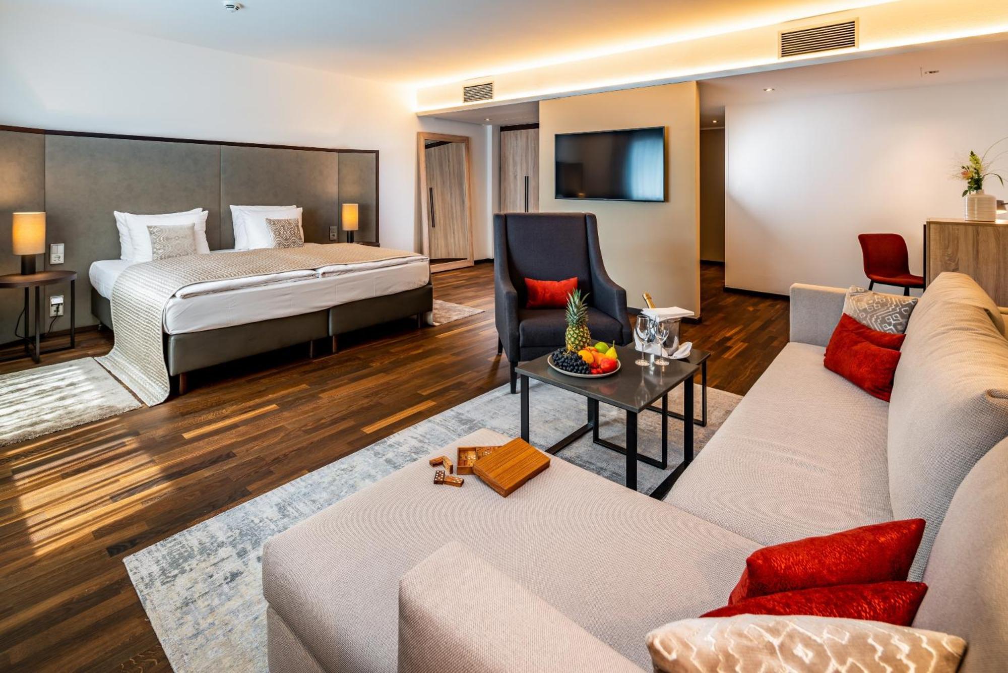 Park Plaza Hotel 4*