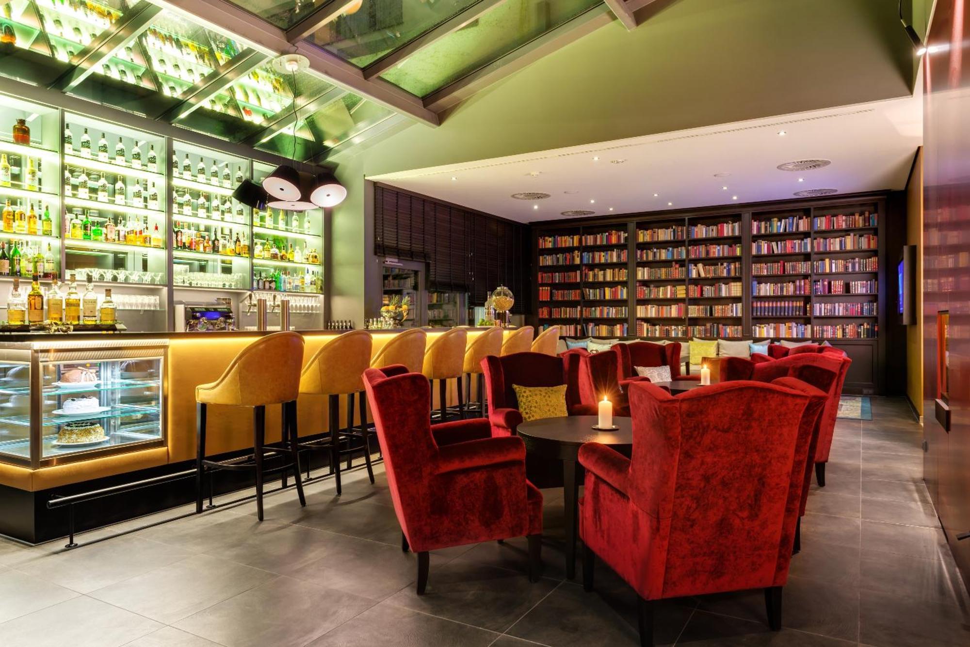 Park Plaza Hotel 4*