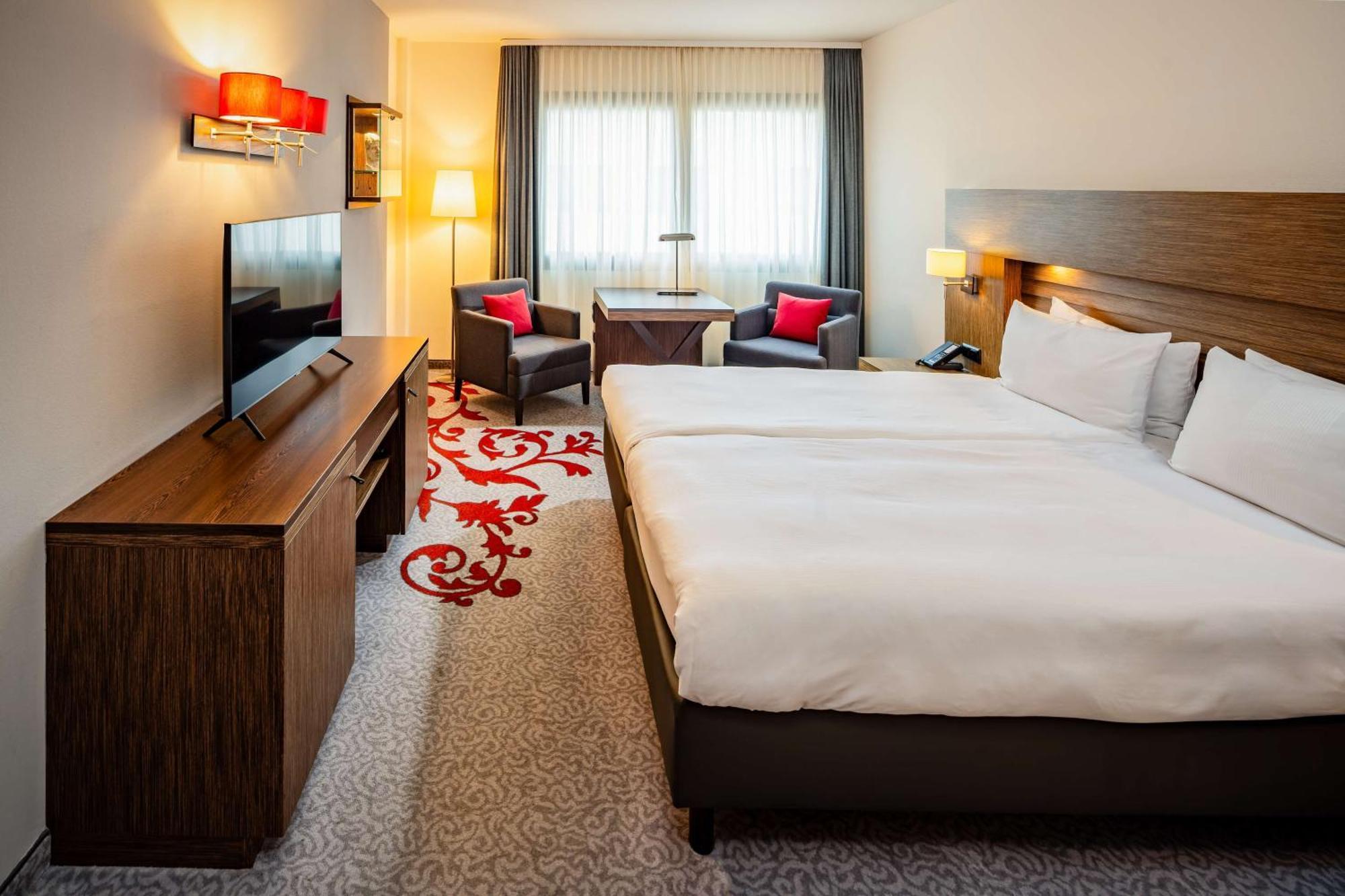 Hotel Park Plaza 4*