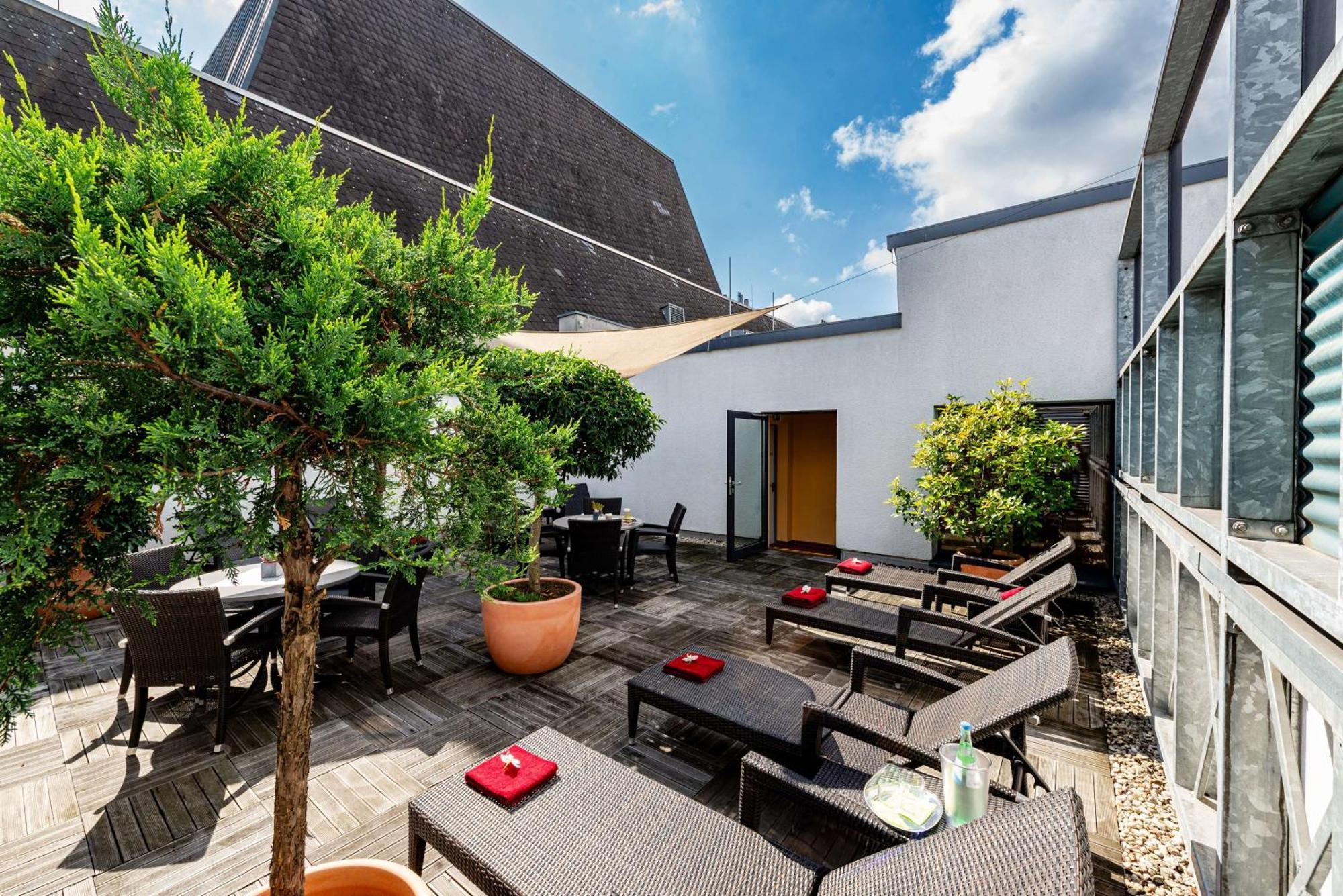 Hotel Park Plaza 4*